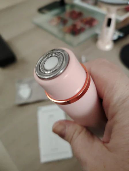 DOUBLE HEAD ELECTRIC SHAVER